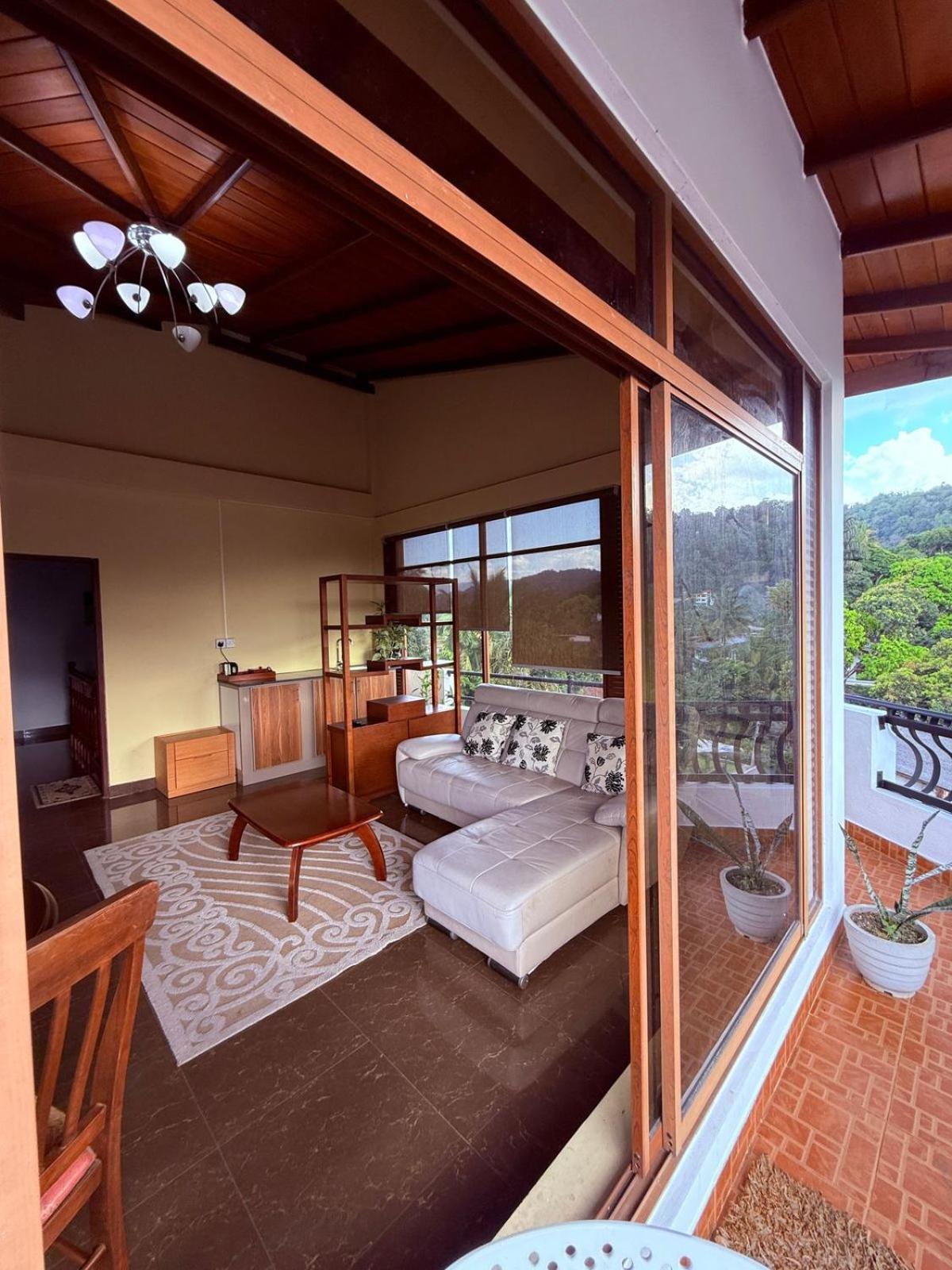 Resident View Homestay 康提 外观 照片