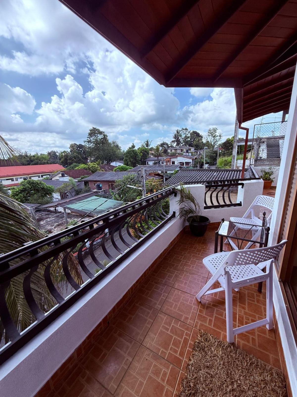 Resident View Homestay 康提 外观 照片
