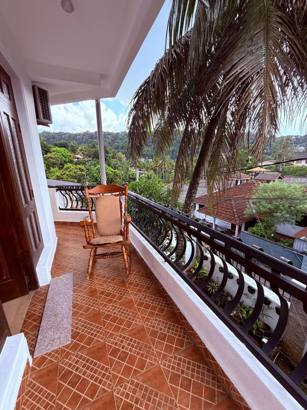Resident View Homestay 康提 外观 照片